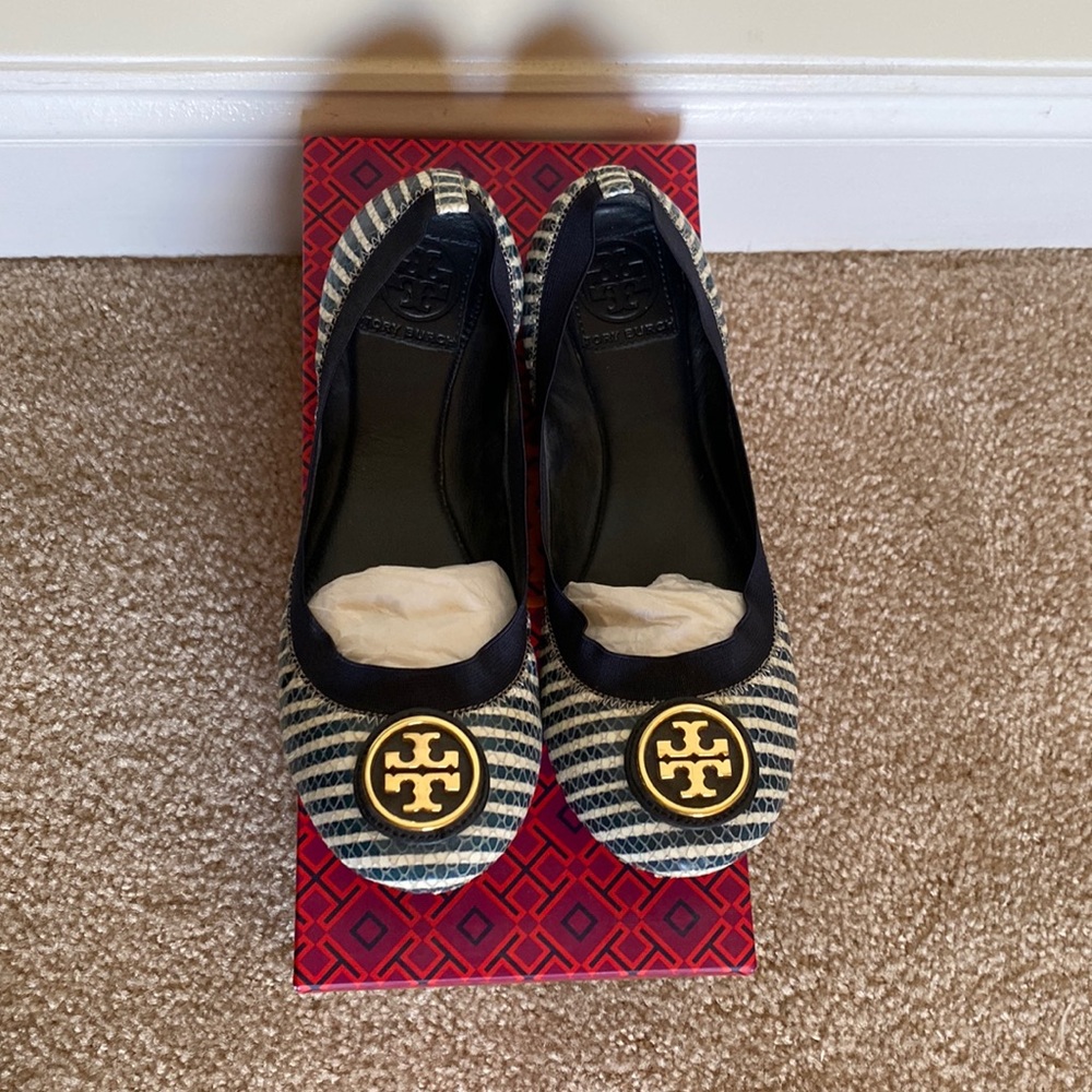 COPY - Tory Burch Carolina 2 large navy stripe snake skin leather flat